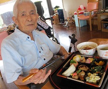鶴田末雄様(行楽弁当))